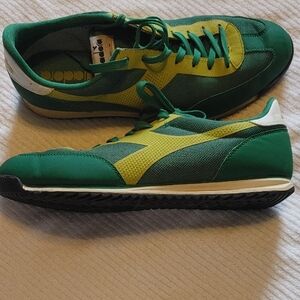 Diadora Men's Green and Yellow Sneakers